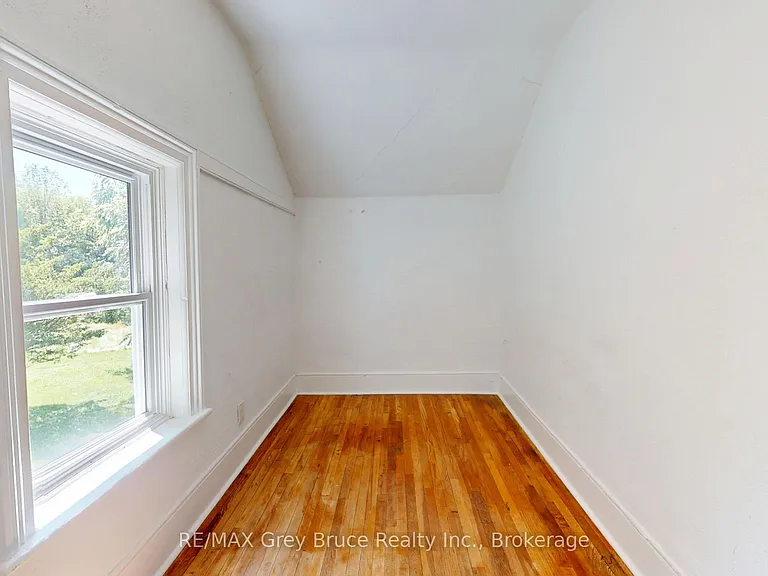 218 Denmark St — Photo 32