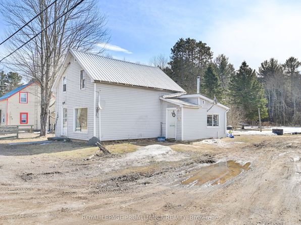 16 Glastonbury Rd, Addington Highlands, ON K0H 2G0