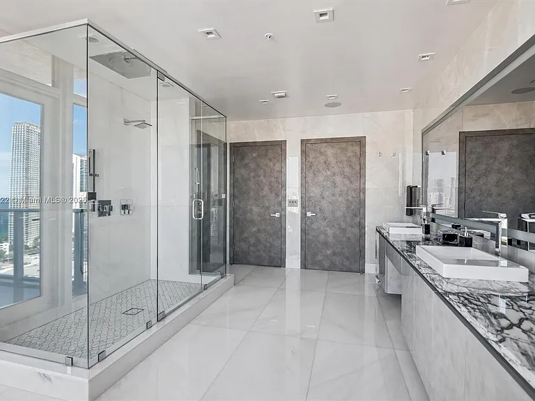 330 Sunny Isles Blvd #5-UPH04 — Photo 22