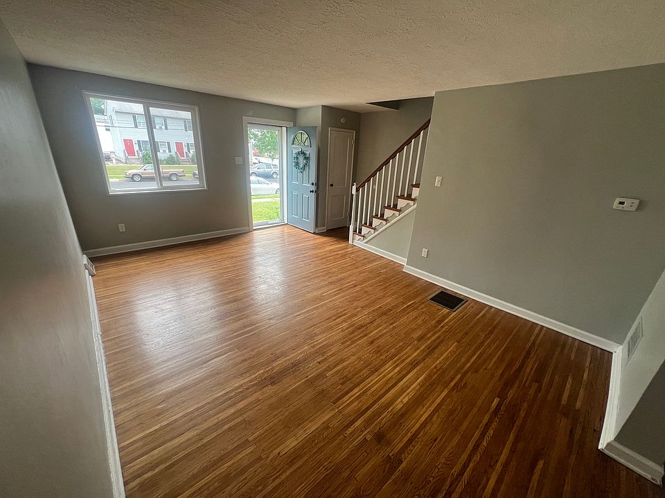 1st image of 11 Lincoln Dr