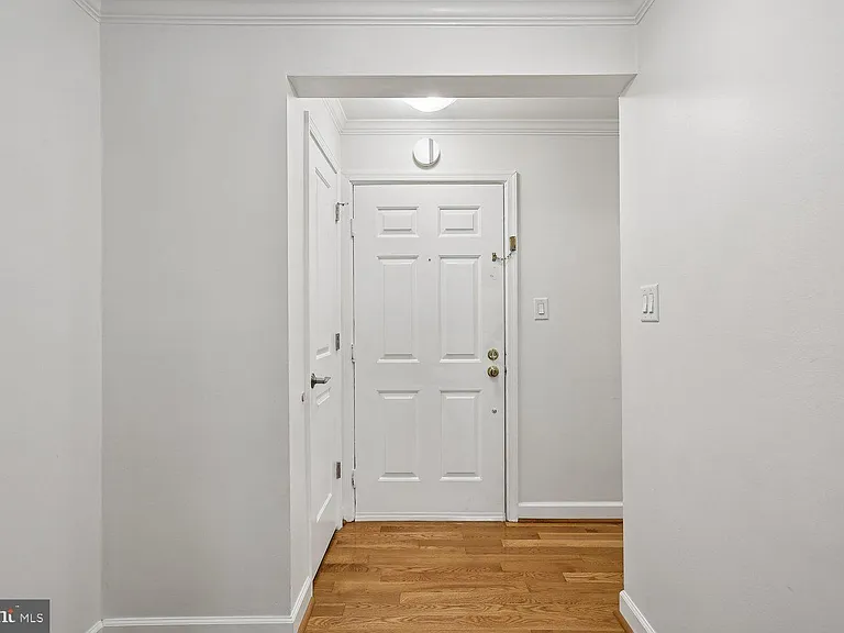 5717 Brewer House Cir #102 — Photo 3