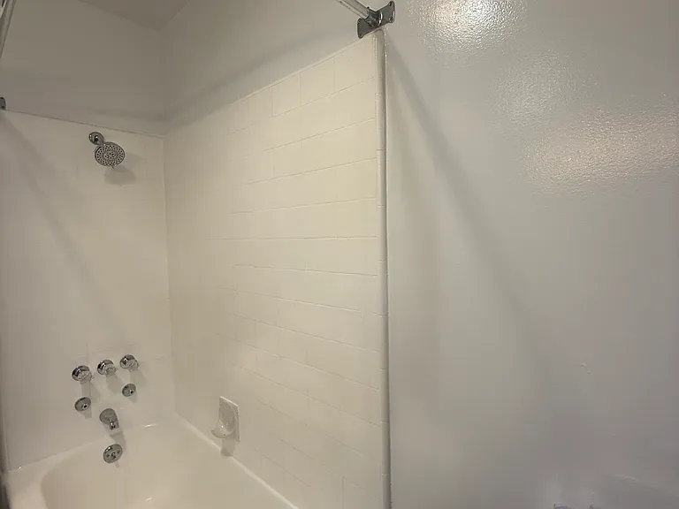 1709 N. Fuller Ave — Photo 25