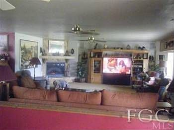 3rd image of 1035 SE 17th Pl