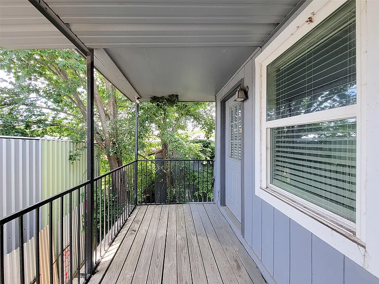 2513 Kowis St #B — Photo 24