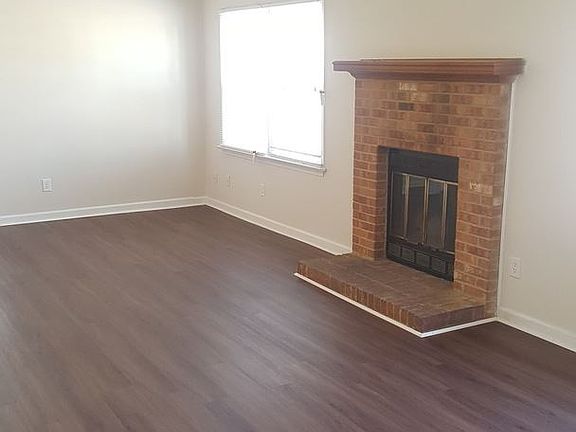 3rd image of 5447 Campus Dr