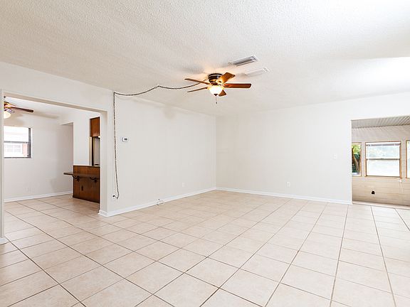 4th image of 307 Kepner Dr NE