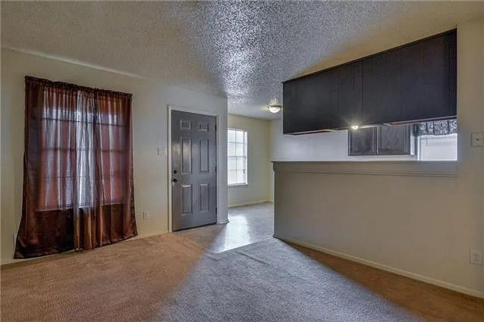 2 bed, 939 sqft, $1,150 — Photo 3