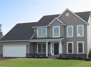 35 Golden Cres, Orchard Park, NY 14127