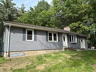 2nd image of 226 Plumtree Rd