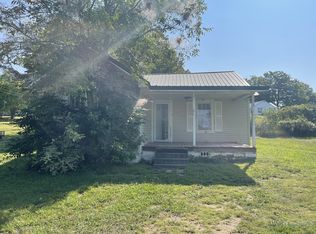 314 E College St, Bradford, TN 38316