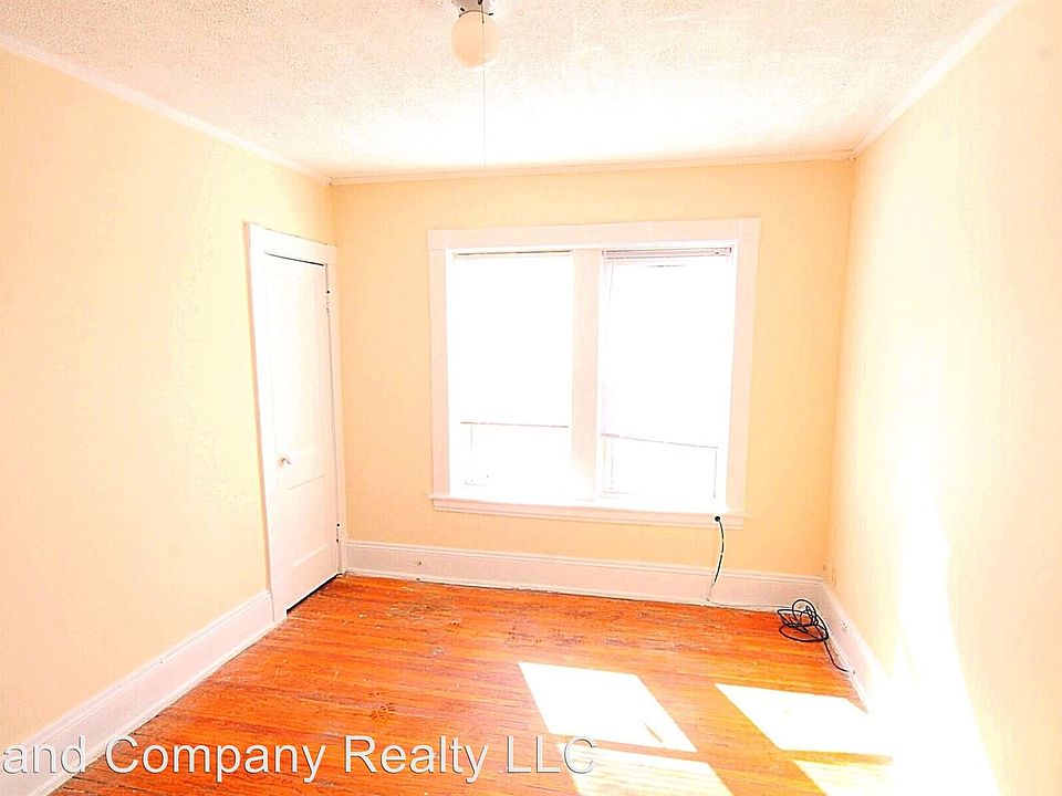 2nd image of 83 Winter St APT 1R