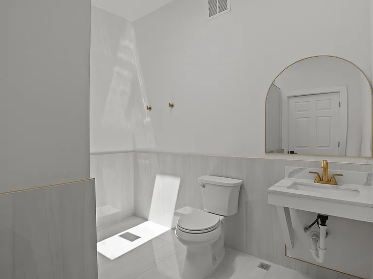 698 Prospect Ave #2 — Photo 18