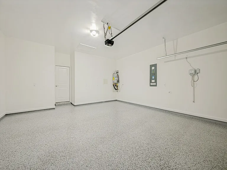 715 Dotty Dr — Photo 23
