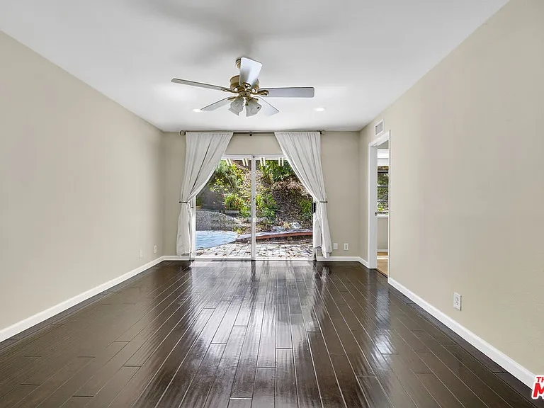 26572 Academy Dr — Photo 28