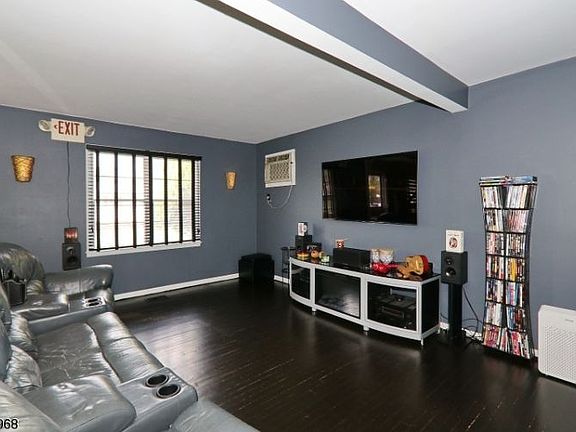 3rd image of 208 2nd St