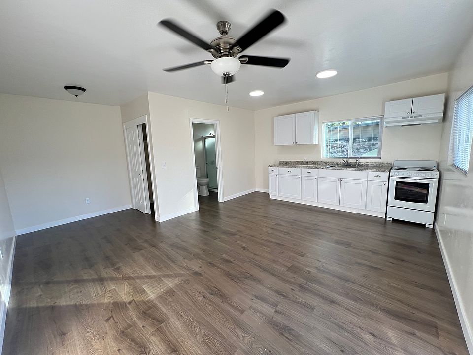 2nd image of 1717 Alta Vista Dr #A