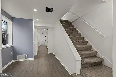 4 bed, $2,000 — Photo 2