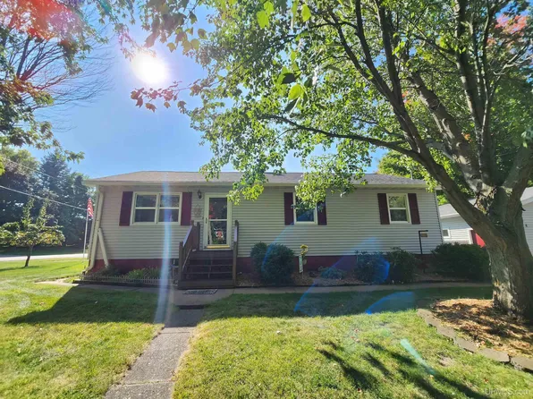 395 Meeske Ave, Marquette, MI 49855