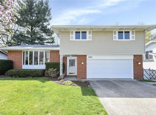 5324 Berkshire Dr, North Olmsted, OH