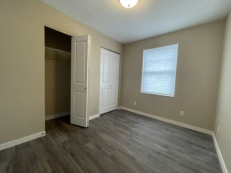 511 Cavalier Dr — Photo 25