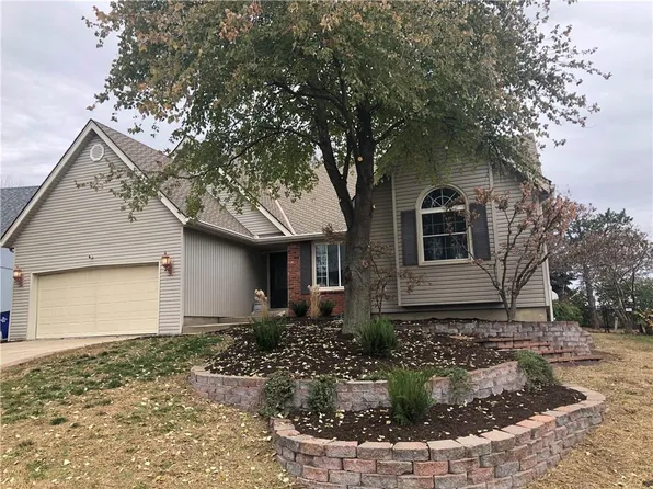 17558 W 112th St, Olathe, KS 66061