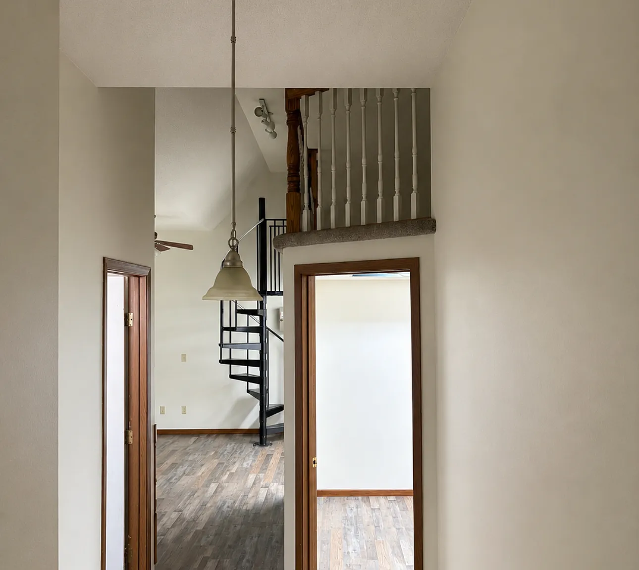 2 bed, 1000 sqft, $1,200 — Photo 1