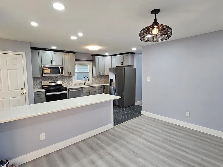 124 Leonard St #2 — Photo 2