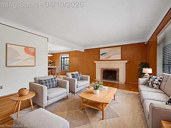 3rd image of 1101 Torrey Rd