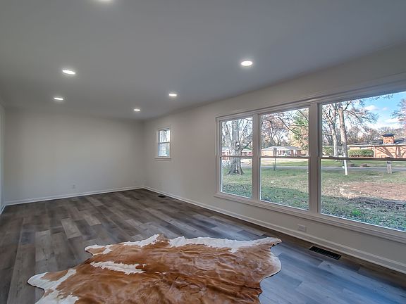 4th image of 231 Glenn Ave