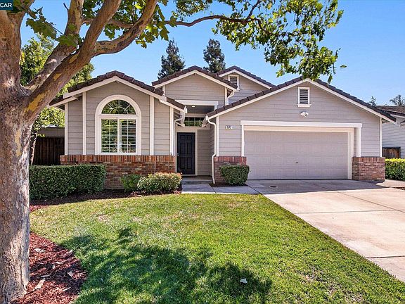 2nd image of 577 Saddleback Cir