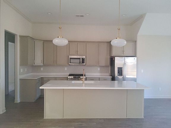 3rd image of 260 Valleyview Ln