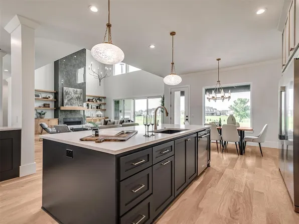 2412 NW 227th St, Edmond, OK 73025