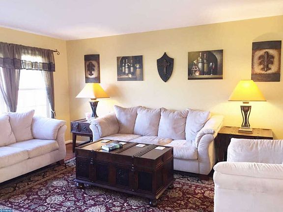3rd image of 56 Tattersall Dr