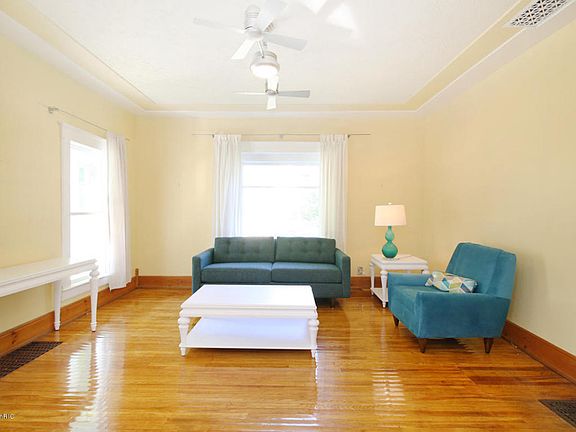 2nd image of 835 Wilson St
