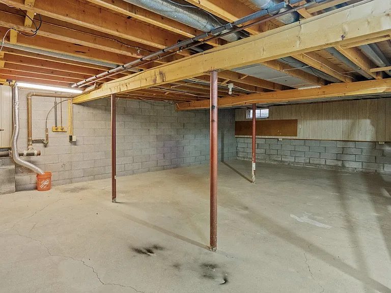 169 Williamsburg Ct — Photo 26