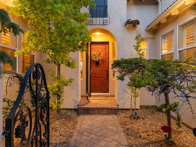 5940 Cour Saint Michelle — Photo 4