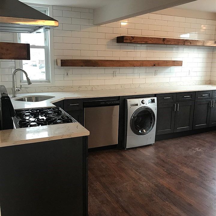 2nd image of 154 South St #2