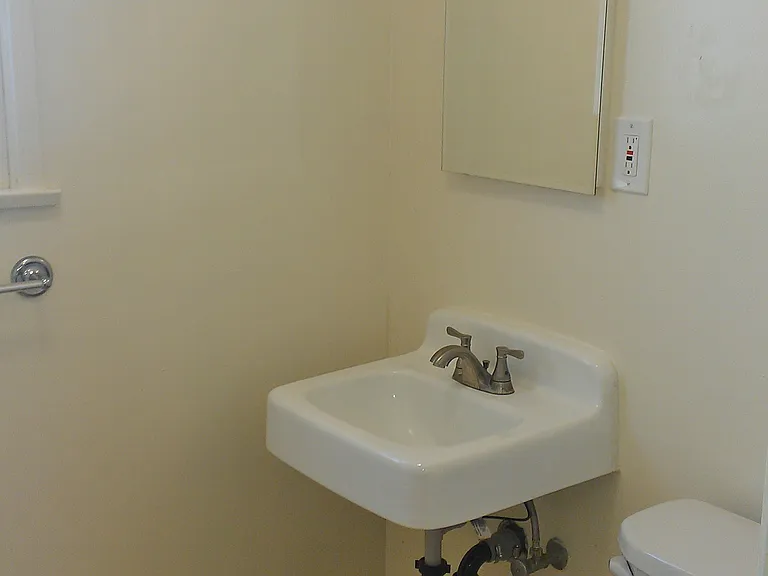 345 Walnut Ave #15 — Photo 8