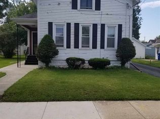 421 W 10th Ave, Oshkosh, WI 54902