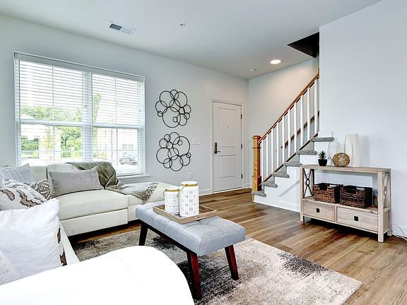 5th image of 1607 Havenstreet Cir
