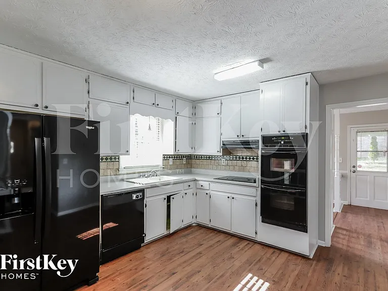 1459 Ridgeland Ct — Photo 5
