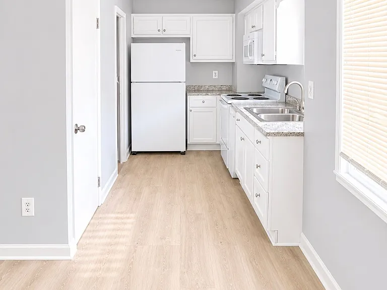 5012 Chancellor Sq NW — Photo 1