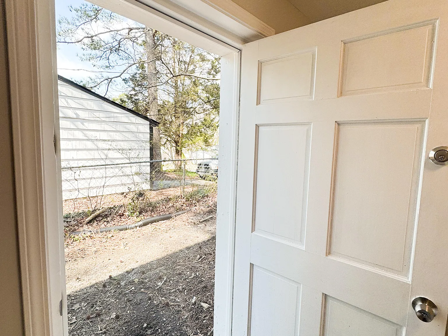 4 bed, 4.0 bath, 2600 sqft, $901 — Photo 3