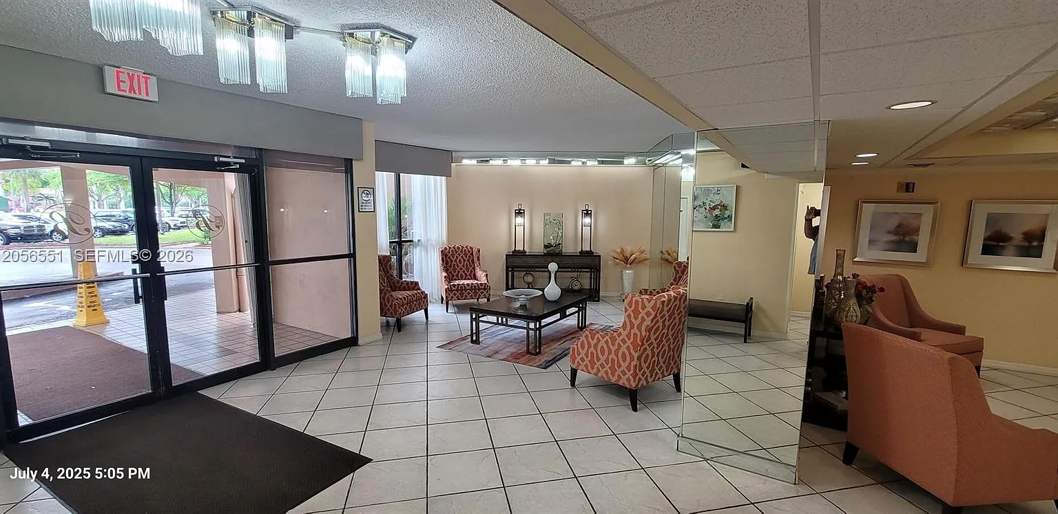 Park Place Condominium No — Photo 2