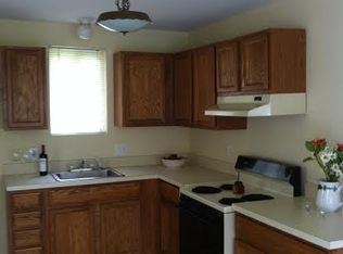 617 W Commerce Rd, Commerce Township, MI 48382