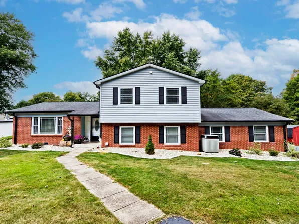 8440 Locust Dr, Martinsville, IN 46151