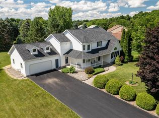 8472 Woodbox Rd, Manlius, NY 13104