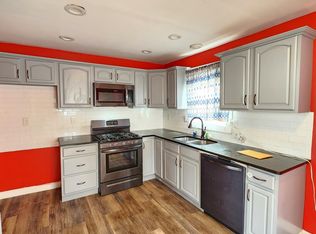 334 Fountain St #1, Fall River, MA 02721