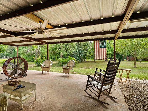 3rd image of 5936 Rosier Rd