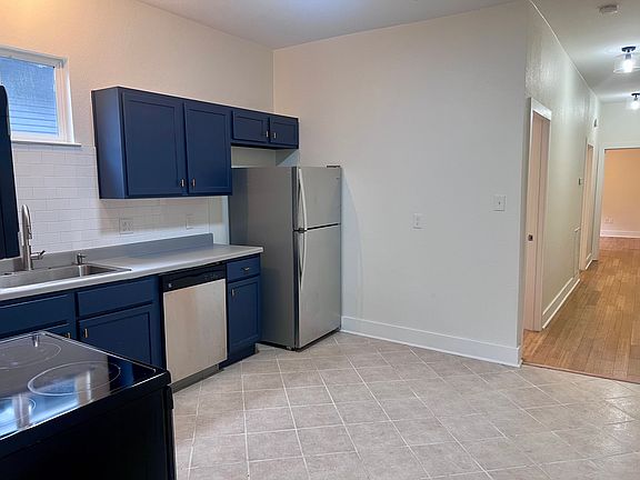 5th image of 4324 Freret St